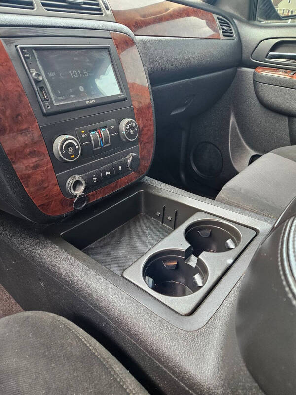 2011 Chevrolet Avalanche LS