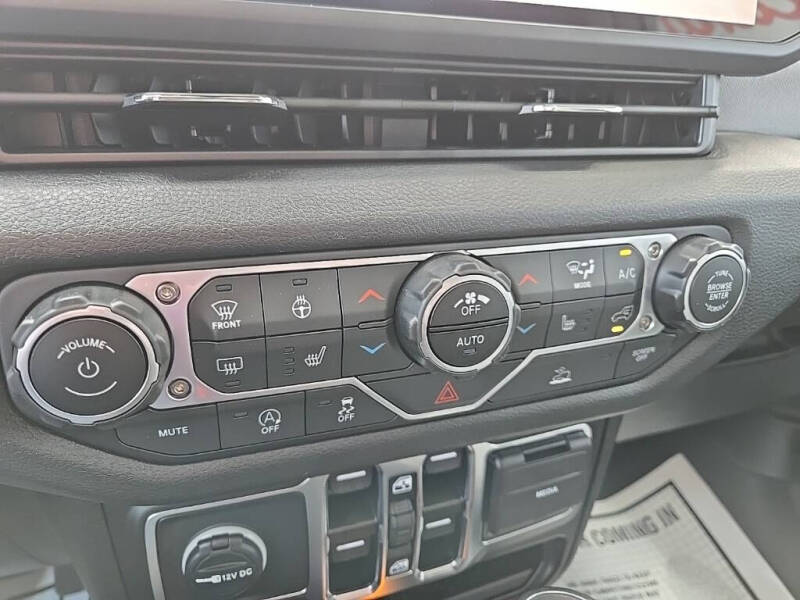 2025 Jeep Gladiator Sport