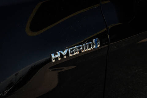 2020 Toyota Camry Hybrid XLE