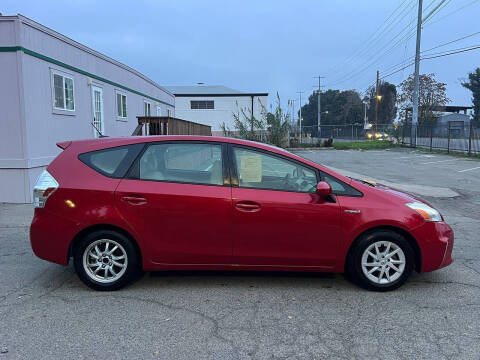 2012 Toyota Prius v Three