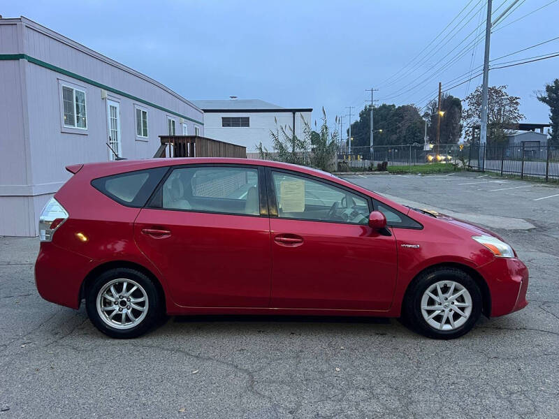 2012 Toyota Prius v Three