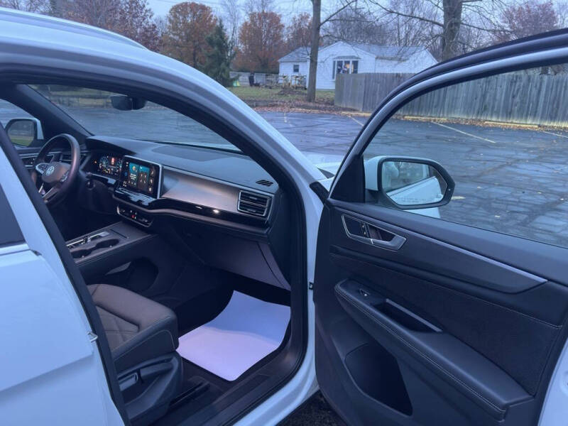 2024 Volkswagen Atlas Cross Sport SE 4Motion