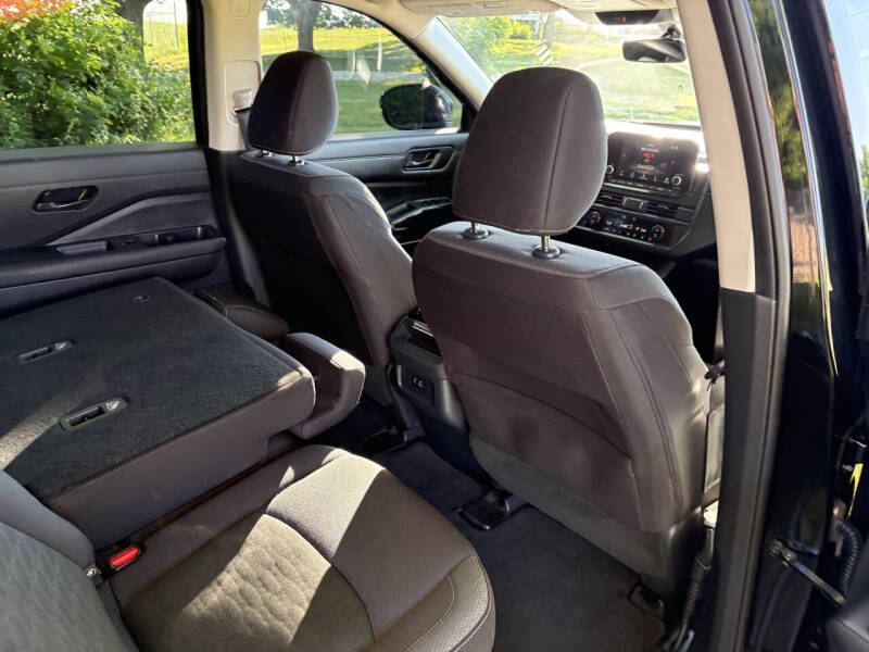 2024 Nissan Pathfinder S