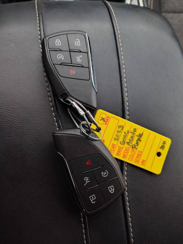 2025 GMC Acadia Elevation