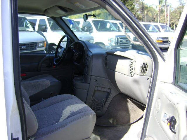 2005 GMC Safari SLE