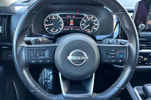 2024 Nissan Pathfinder SV