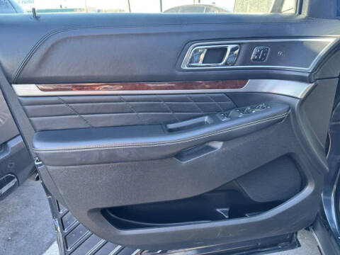 2017 Ford Explorer Platinum