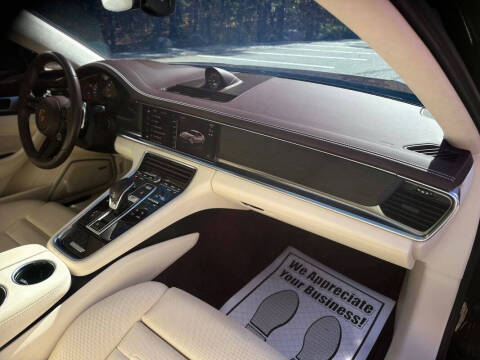 2023 Porsche Panamera GTS