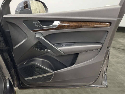 2018 Audi Q5 2.0T quattro Premium Plus