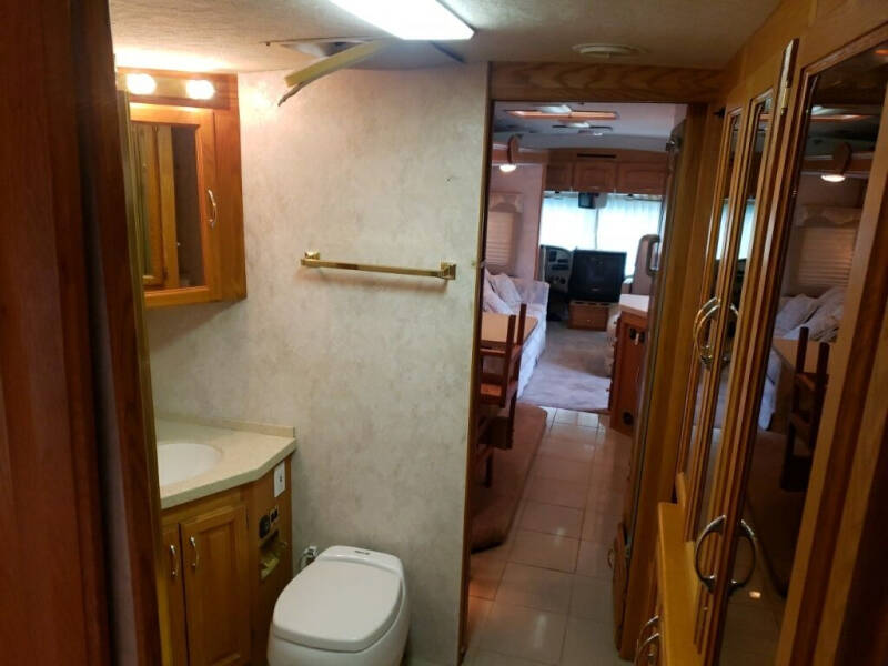 1999 Freightliner XC Chassis