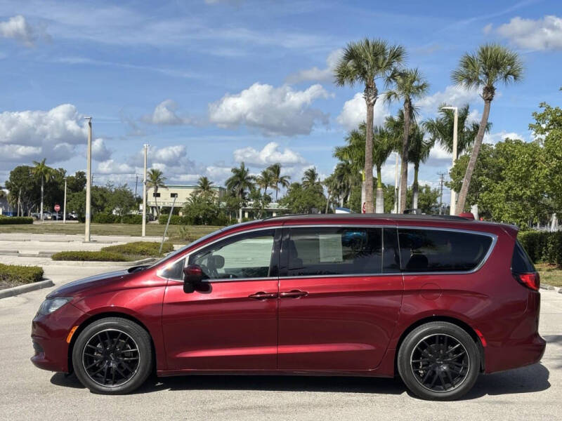 2017 Chrysler Pacifica Touring