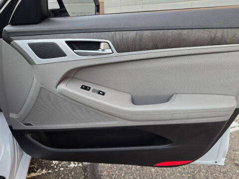 2015 Hyundai Genesis