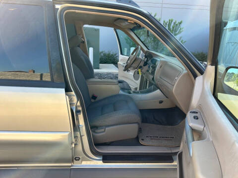 2002 Ford Explorer Sport Trac Value