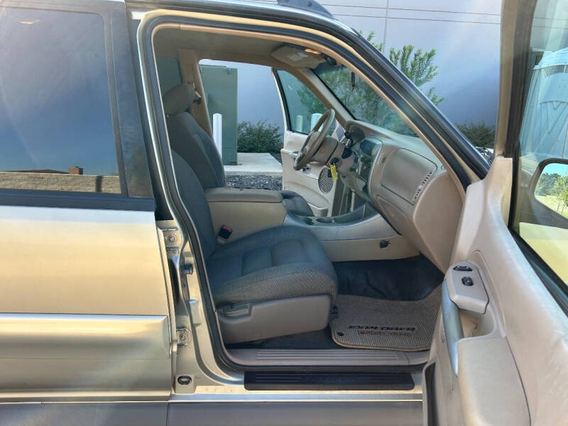 2002 Ford Explorer Sport Trac Value