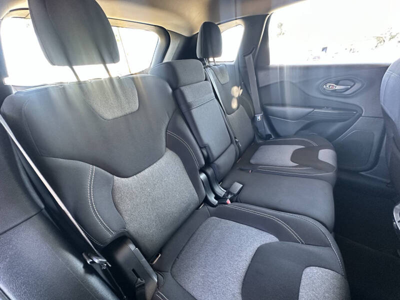 2015 Jeep Cherokee Sport