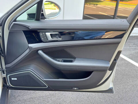 2023 Porsche Panamera 4 E-Hybrid