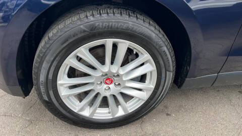 2017 Jaguar F-PACE 35t Prestige