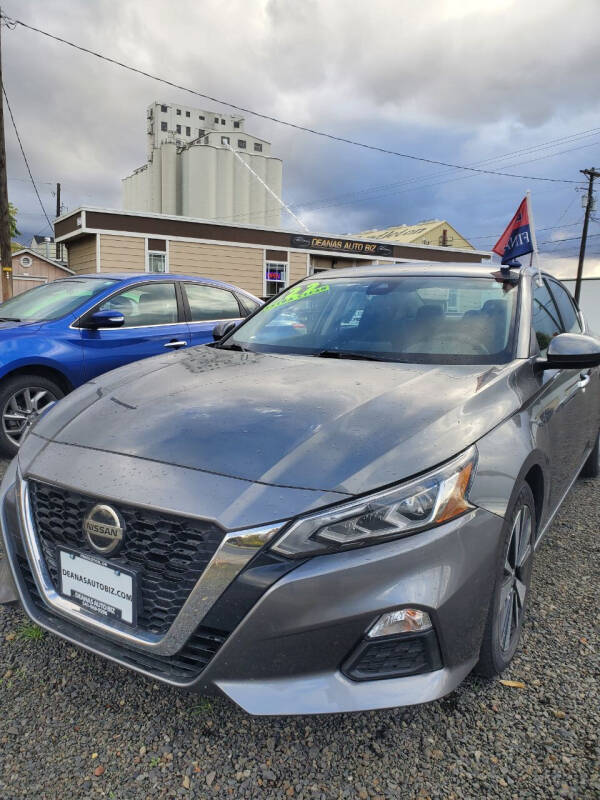 2022 Nissan Altima for sale at Deanas Auto Biz in Pendleton OR