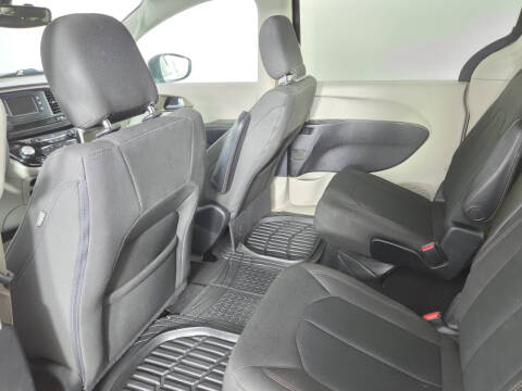 2017 Chrysler Pacifica LX