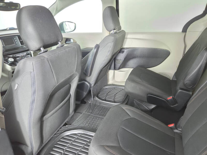 2017 Chrysler Pacifica LX