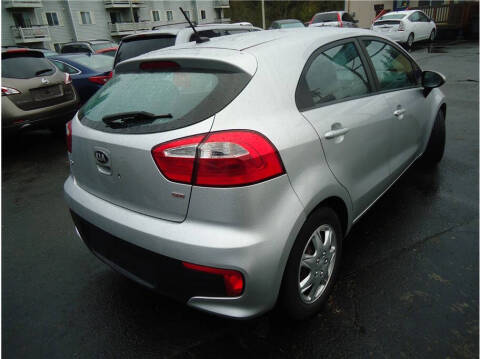 2016 Kia Rio 5-Door LX
