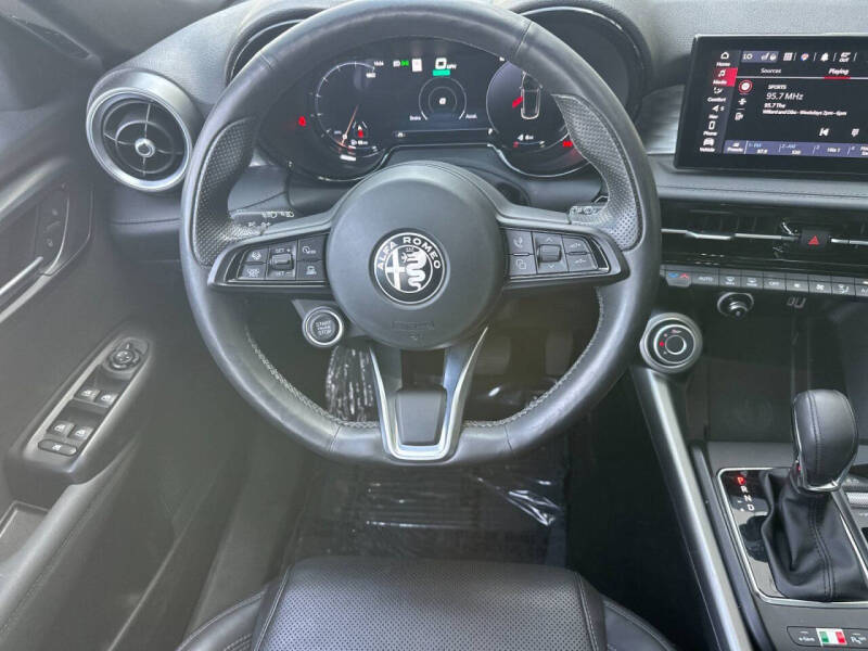 2024 Alfa Romeo Tonale Hybrid Ti