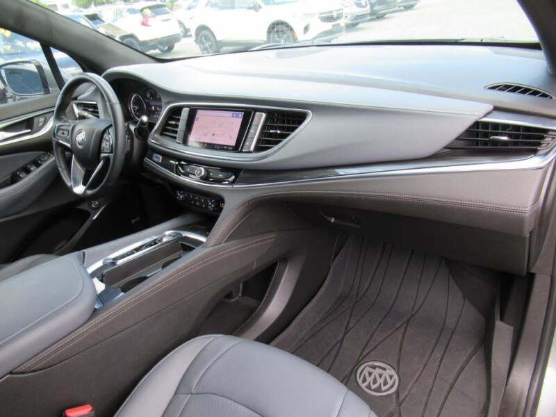 2024 Buick Enclave Essence