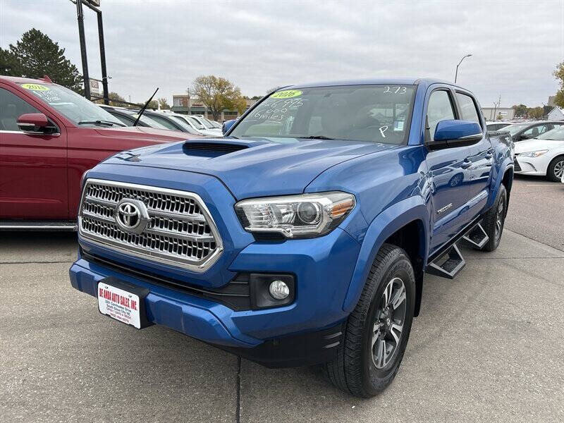 2016 Toyota Tacoma TRD Sport's photo