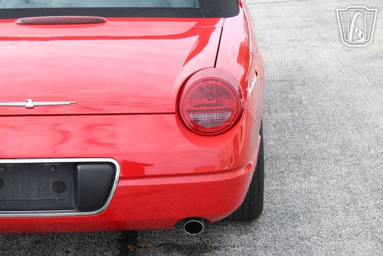 2002 Ford Thunderbird Deluxe