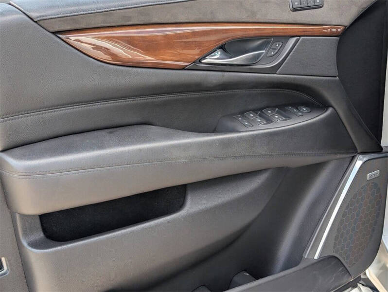 2019 Cadillac Escalade Luxury