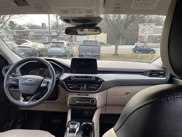 2022 Ford Escape SEL