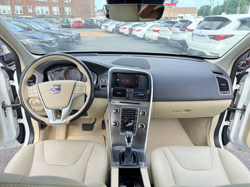 2016 Volvo XC60 T5 Drive-E Platinum