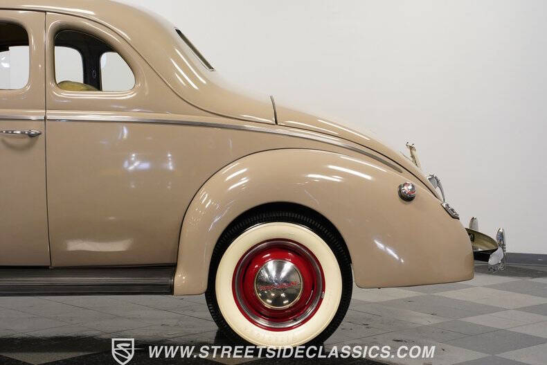 1940 Ford Deluxe