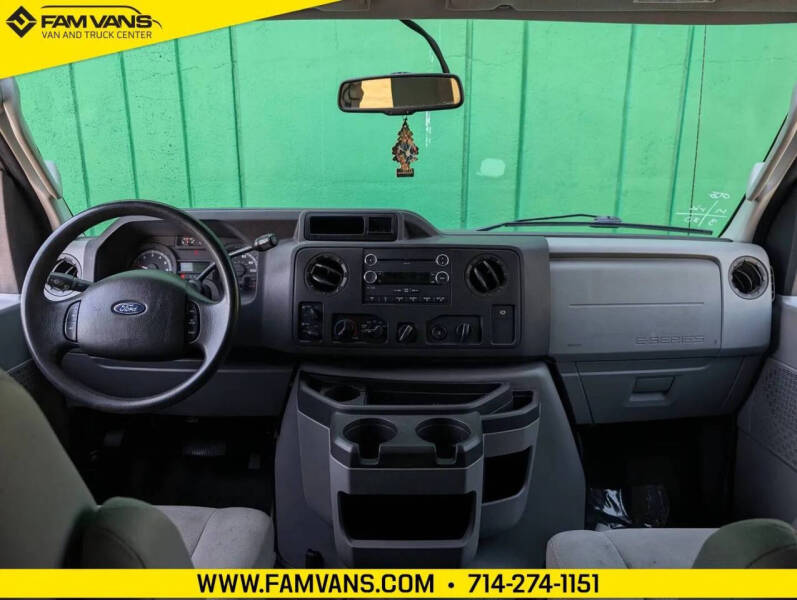 2013 Ford E-Series E-350 SD XLT