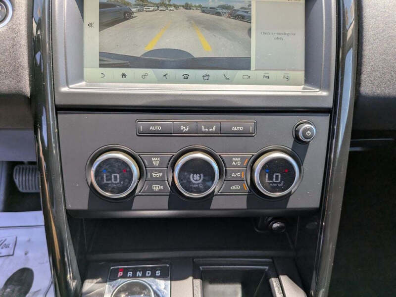 2019 Land Rover Discovery SE