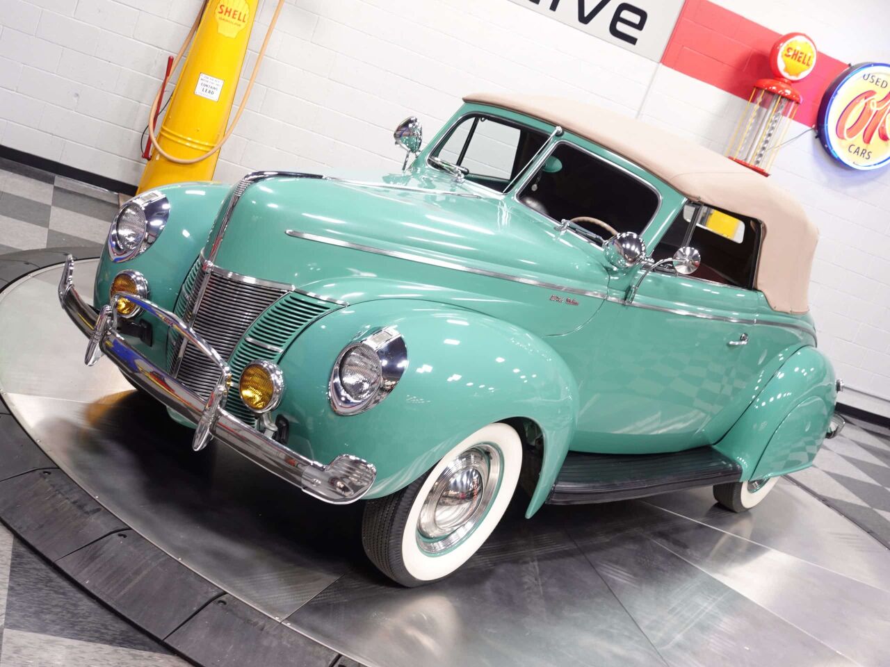 1940 Ford Deluxe 55