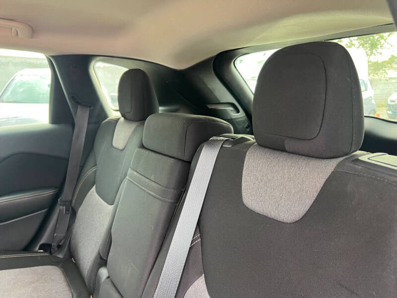 2014 Jeep Cherokee Sport