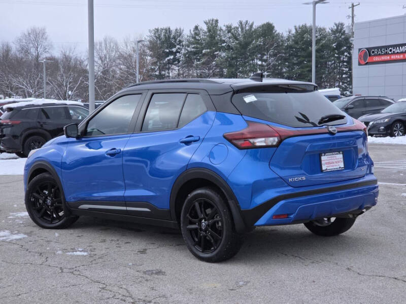 2023 Nissan Kicks SR