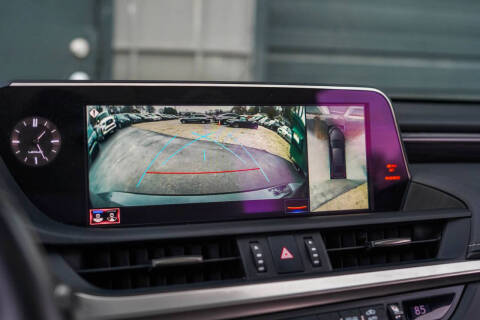 2020 Lexus ES 300h Ultra Luxury