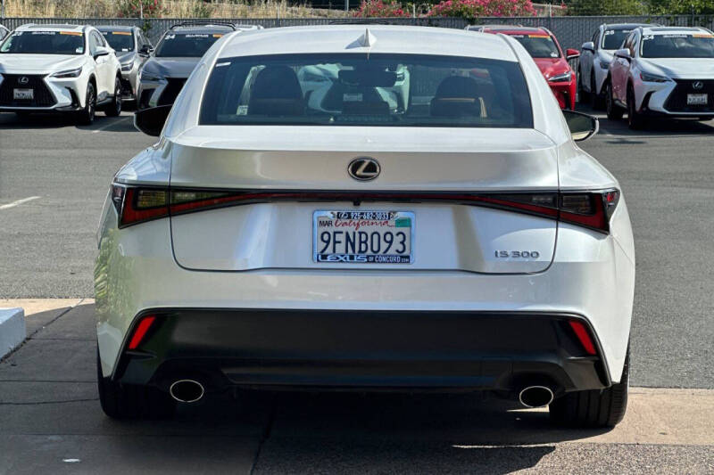 2023 Lexus IS 300