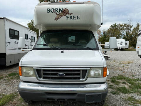 2005 Born Free 26 Rear Bath for sale at Kentuckiana RV Wholesalers in Charlestown IN