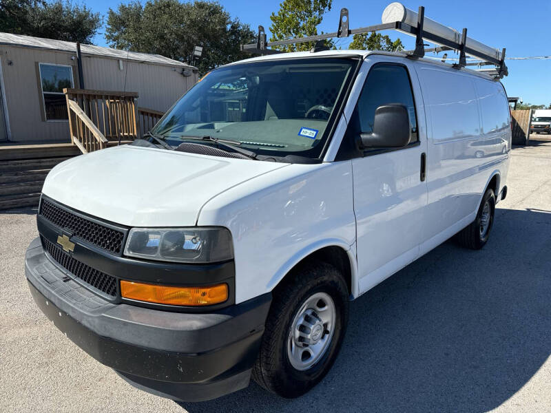 2018 Chevrolet Express Cargo Work Van's photo