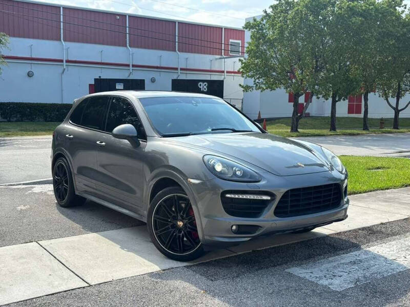 2014 Porsche Cayenne GTS