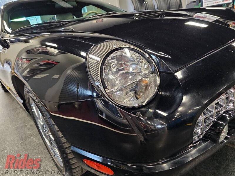 2005 Ford Thunderbird Deluxe