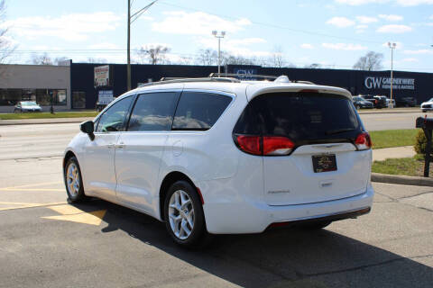 2017 Chrysler Pacifica Touring-L