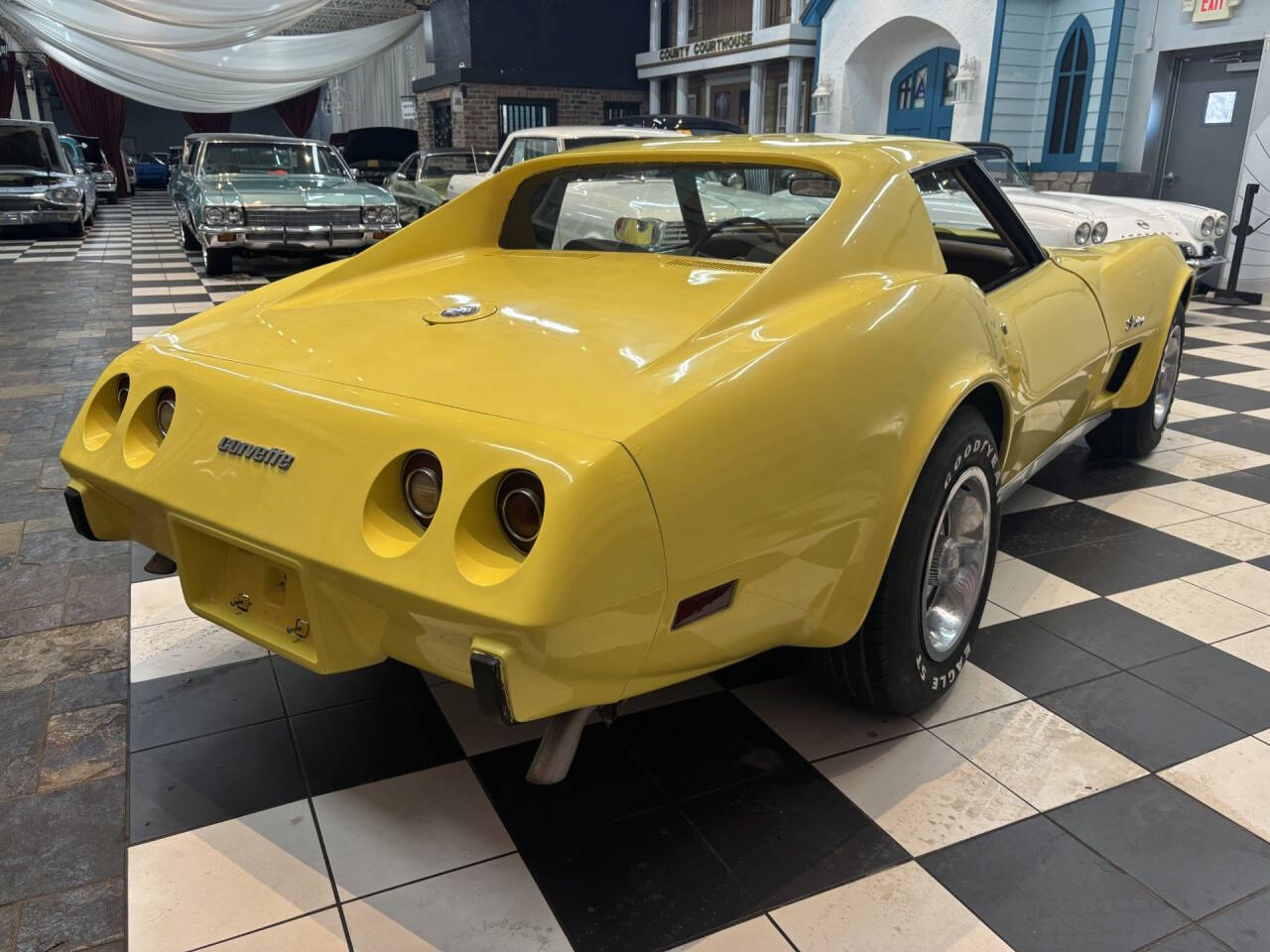 1975 Chevrolet Corvette 13