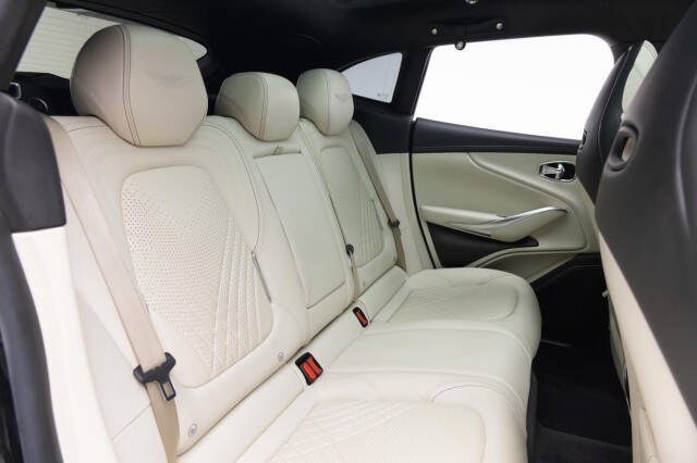 2021 Aston Martin DBX