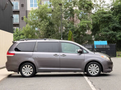 2012 Toyota Sienna