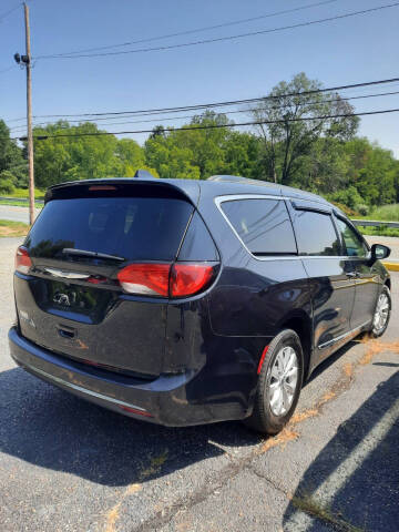 2017 Chrysler Pacifica Touring-L