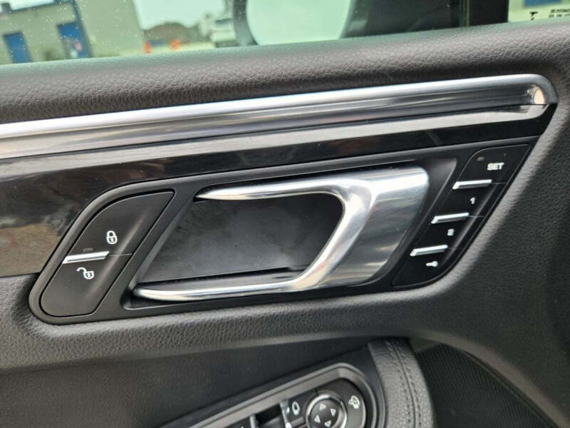 2015 Porsche Macan S